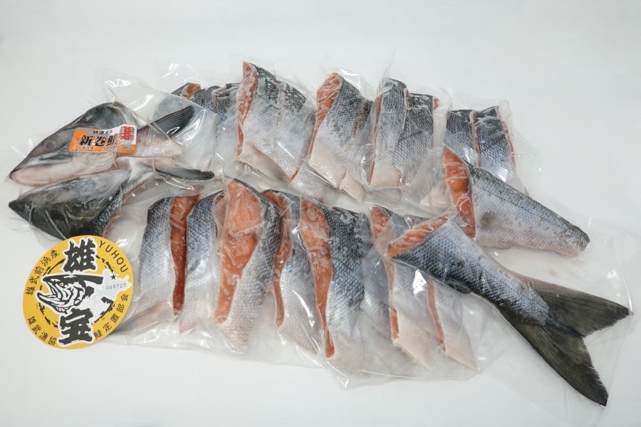 産地直送 通販 お取り寄せ お歳暮 新巻鮭姿切身セット １尾 オホーツク海 雄武産 天然銀毛鮭 雄宝 ｊａ新おたる紹介 ｊａタウン