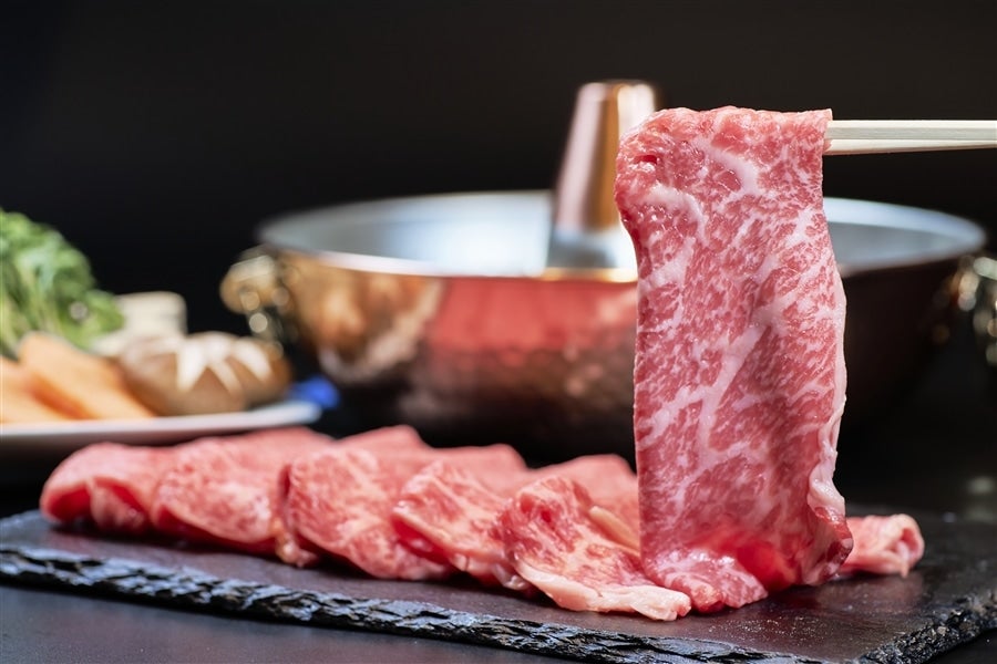 【12月1日ごろ発送】とやま和牛・酒粕育ち(肩ロース肉)すき焼き用 500g