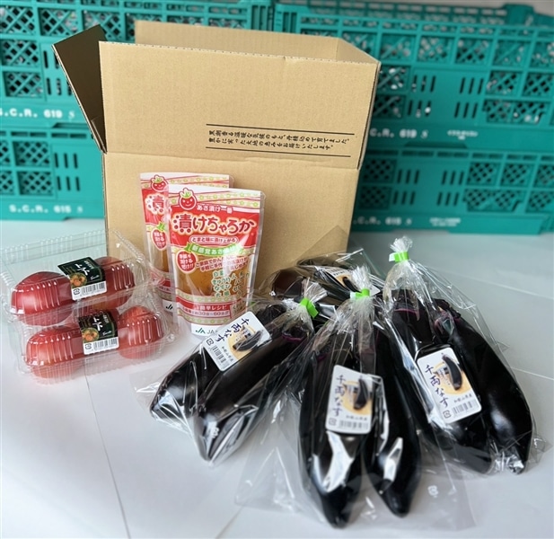 なすび③ まとめ買いは１つの梱包になるので個別での購入をお願い致します。 完熟トマト＆長なすセット 漬けちゃろか2P付き♪: ココ・カラ。和歌山