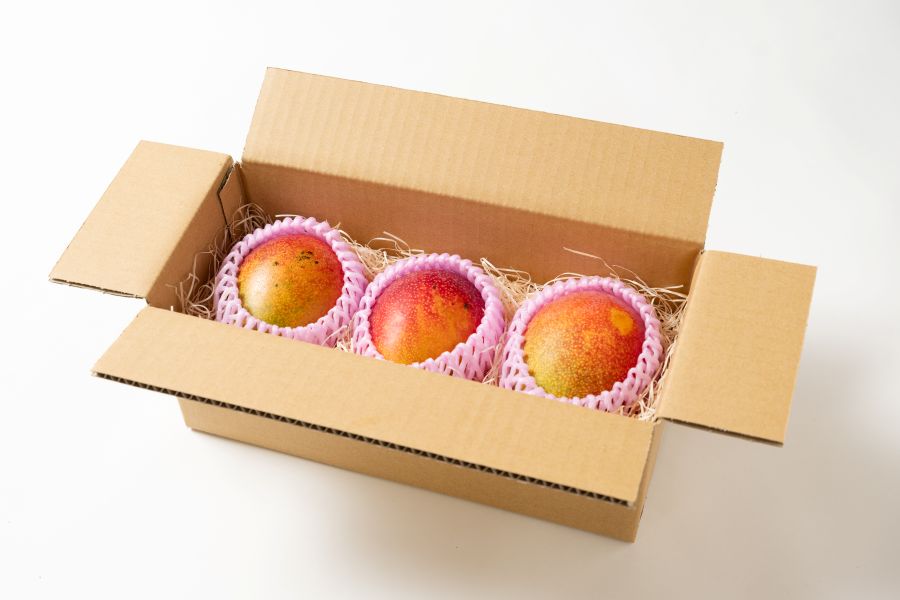 ご家庭用】岡宗農園マンゴー L（300g～350g）×3玉: とさのさとアグリ