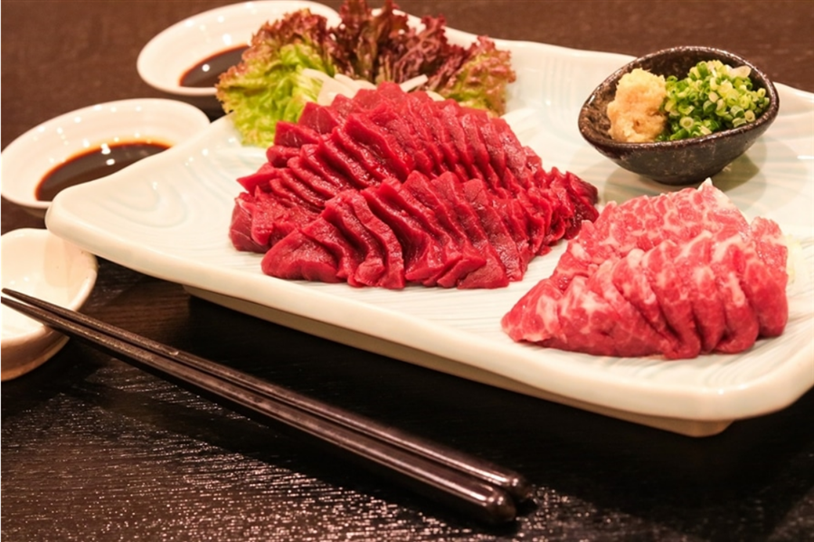 4月2日より引換開始!馬刺し赤身上・霜降りセット 250g(赤身上150g・霜降り100g) 福岡県久留米市(特選)