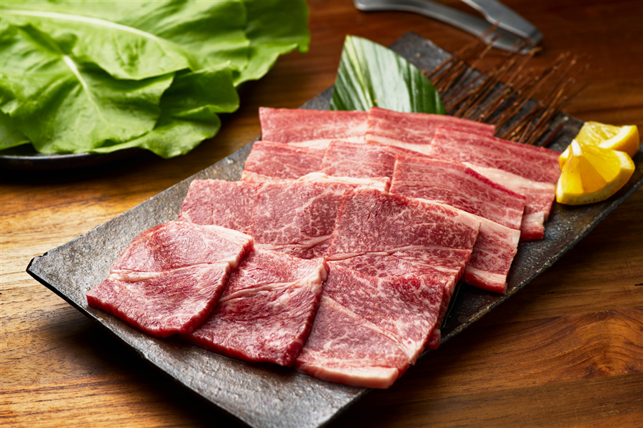 ZKM-745】国産黒毛和牛5等級肩ロース焼肉用400g（お中元）: お肉の