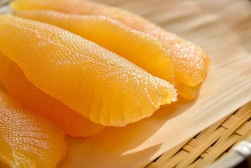 きれいに粒の立った、北海道産の数の子です。